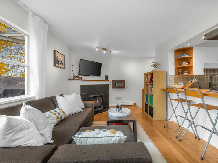 941 E 8th Avenue, Vancouver, BC, V5T 1T7 - 2