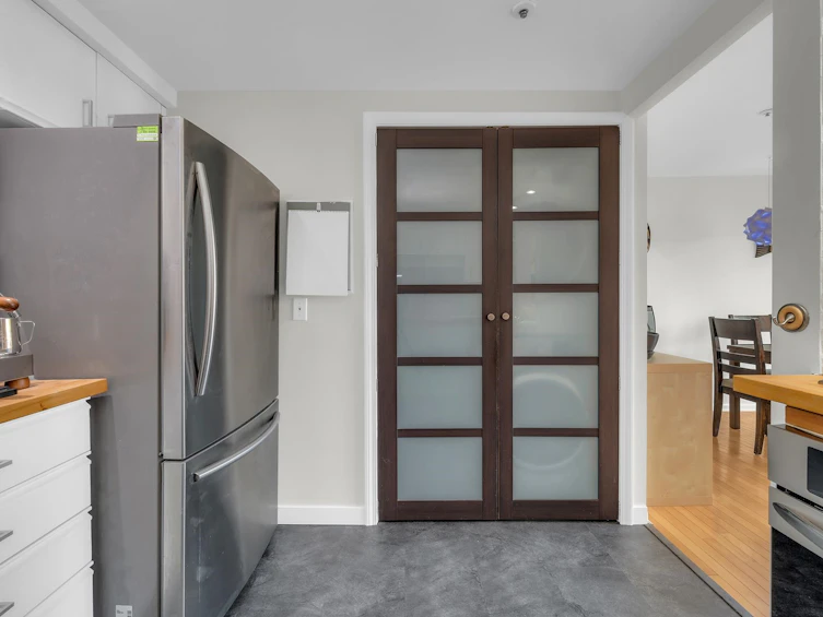 941 E 8th Avenue, Vancouver, BC, V5T 1T7 - 10