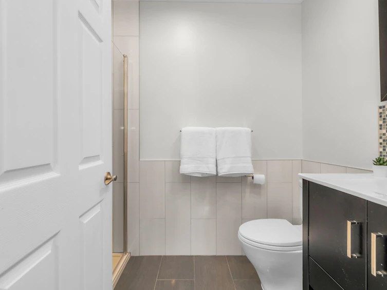 941 E 8th Avenue, Vancouver, BC, V5T 1T7 - 19