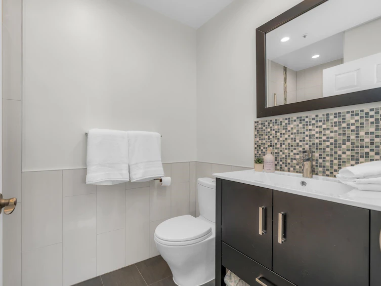941 E 8th Avenue, Vancouver, BC, V5T 1T7 - 20