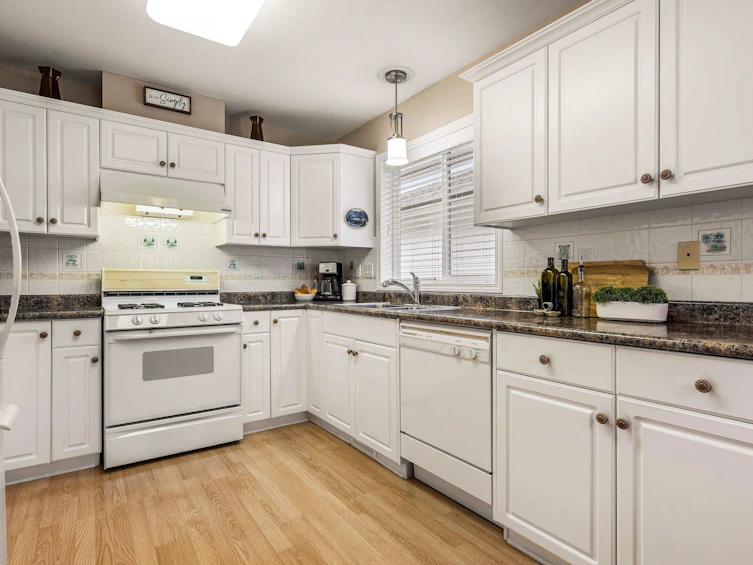 24-7600 Chilliwack River Road, Chilliwack, BC, V2R 3Z6 - 2