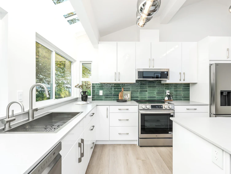 4433 Piccadilly North, West Vancouver, BC, V7W 1C8 - 13