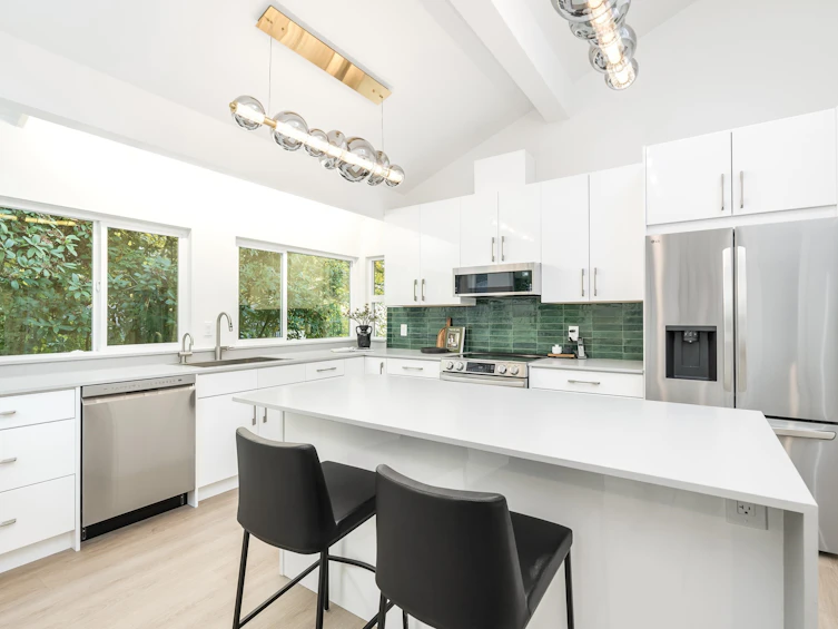 4433 Piccadilly North, West Vancouver, BC, V7W 1C8 - 16