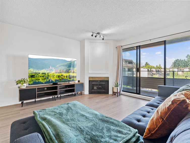 303-2925 Glen Drive, Coquitlam, BC, V3B 7H9 - 3