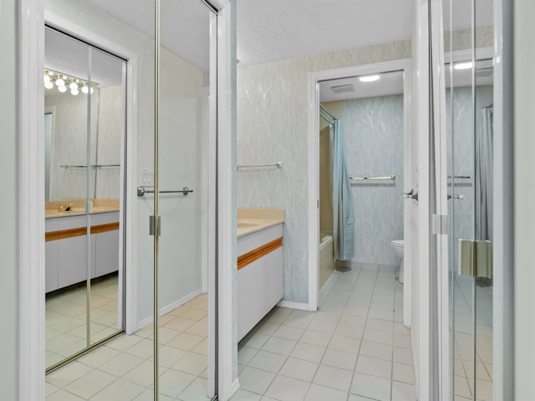 303-2925 Glen Drive, Coquitlam, BC, V3B 7H9 - 14