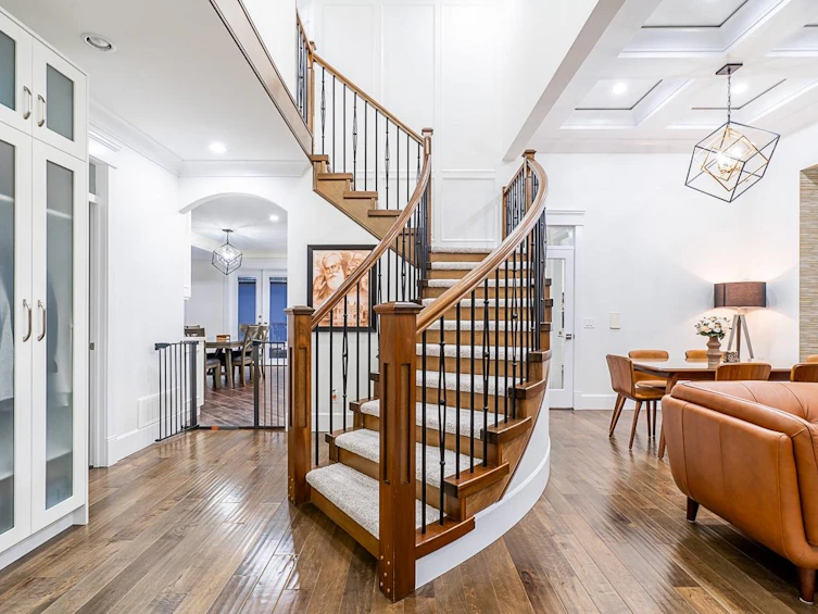 8010 170 Street, Surrey, BC, V4N 4Y9 - 2