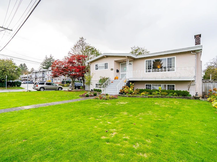 3661 Banff Avenue, Burnaby, BC, V5G 3N5 - 3