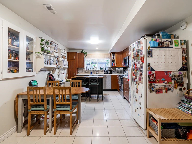 3661 Banff Avenue, Burnaby, BC, V5G 3N5 - 11