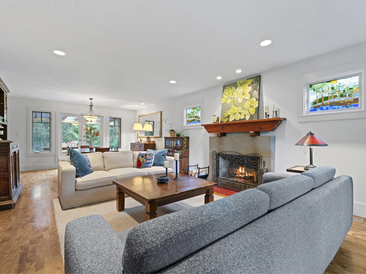4148 Virginia Crescent, North Vancouver, BC, V7R 3Z6 - 8
