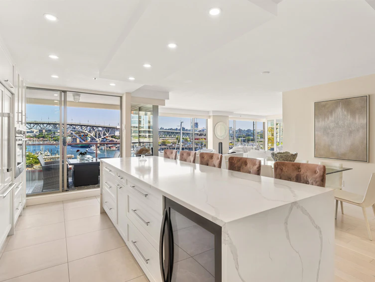 402-1012 Beach Avenue, Vancouver, BC, V6E 1T7 - 13