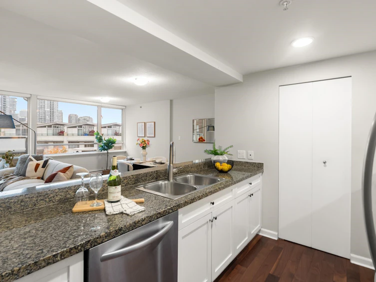 609-1288 Marinaside Crescent, Vancouver, BC, V6Z 2W5 - 25