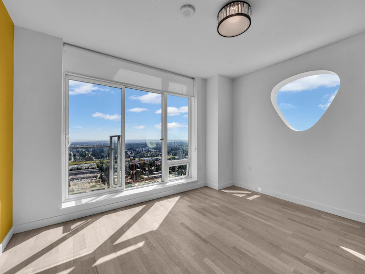 4805-13495 Central Avenue, Surrey, BC, V3T 0K2 - 4