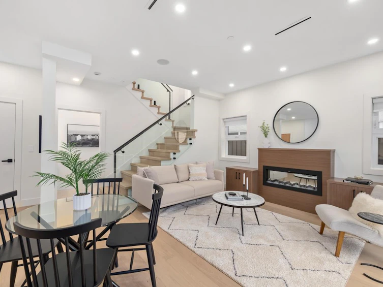 2-736 E 32nd Avenue, Vancouver, BC, V5V 2Y6 - 4