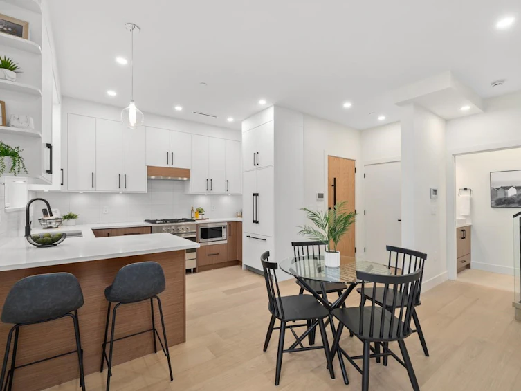 2-736 E 32nd Avenue, Vancouver, BC, V5V 2Y6 - 7