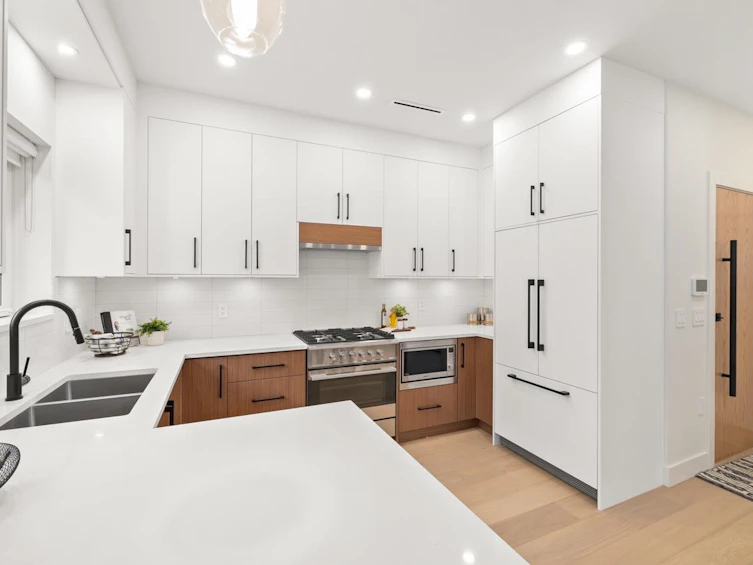 2-736 E 32nd Avenue, Vancouver, BC, V5V 2Y6 - 9