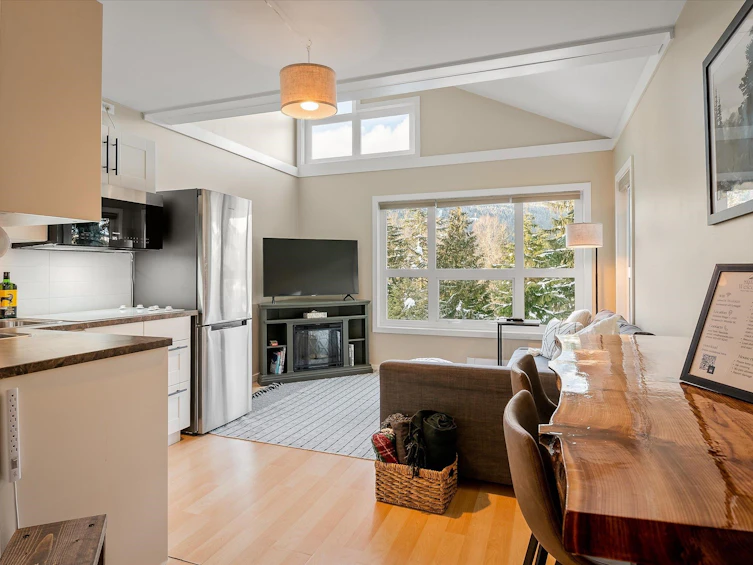 1-2150 Sarajevo Drive, Whistler, BC, V8E 0B5 - 4