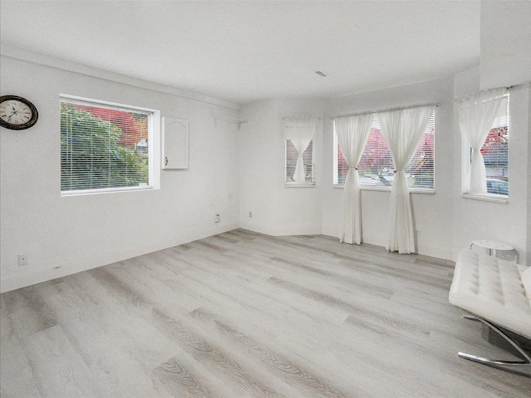 9335 152a Street, Surrey, BC, V3R 0E6 - 9