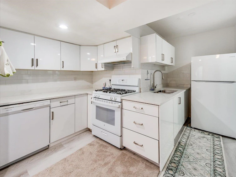 9335 152a Street, Surrey, BC, V3R 0E6 - 12