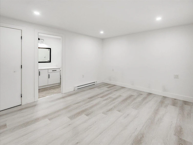 9335 152a Street, Surrey, BC, V3R 0E6 - 24