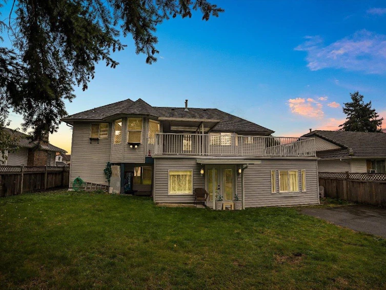 9335 152a Street, Surrey, BC, V3R 0E6 - 39