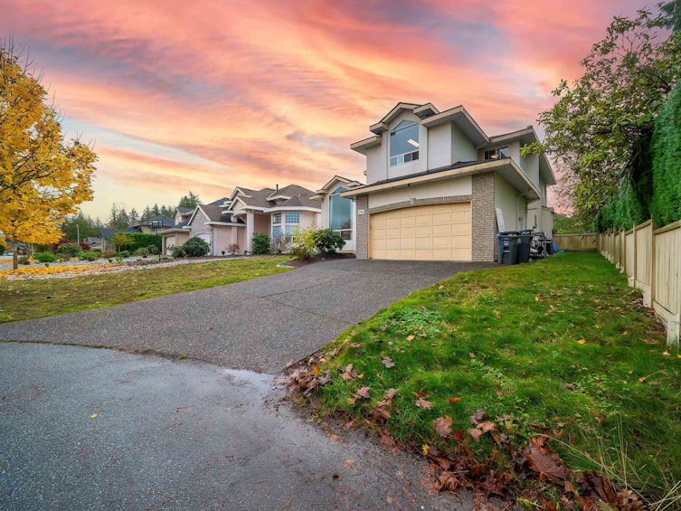 15462 111a Avenue, Surrey, BC, V3R 0J6