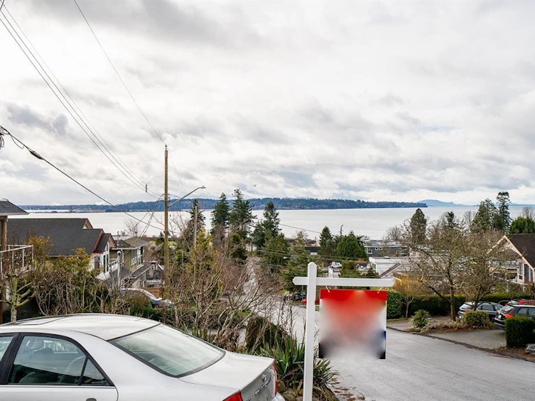972 Kent Street, Surrey, BC, V4B 4T1