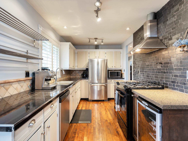 1254 Depot Road, Squamish, BC, V0N 1H0 - 8