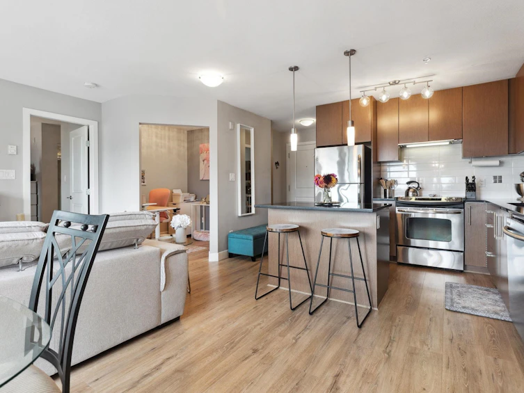 313-15745 Croydon Drive, Surrey, BC, V3Z 2L5 - 8