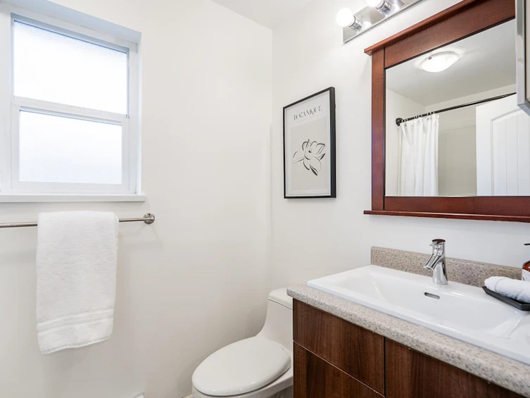 18-8745 Government Street, Burnaby, BC, V3N 4G9 - 11