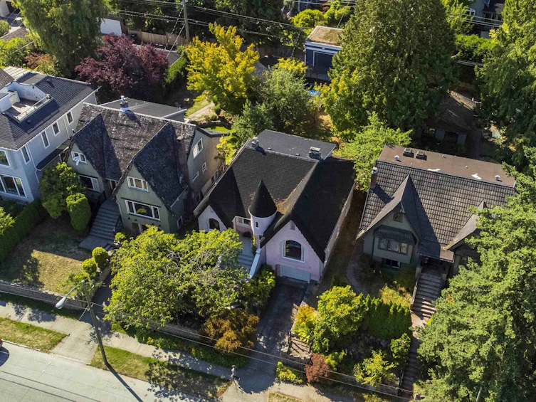 4266 W 10th Avenue, Vancouver, BC, V6R 2H4 - 2