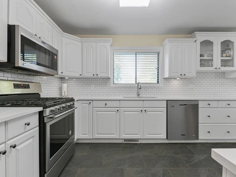 26803 Ferguson Avenue, Maple Ridge, BC, V2W 1R9 - 6