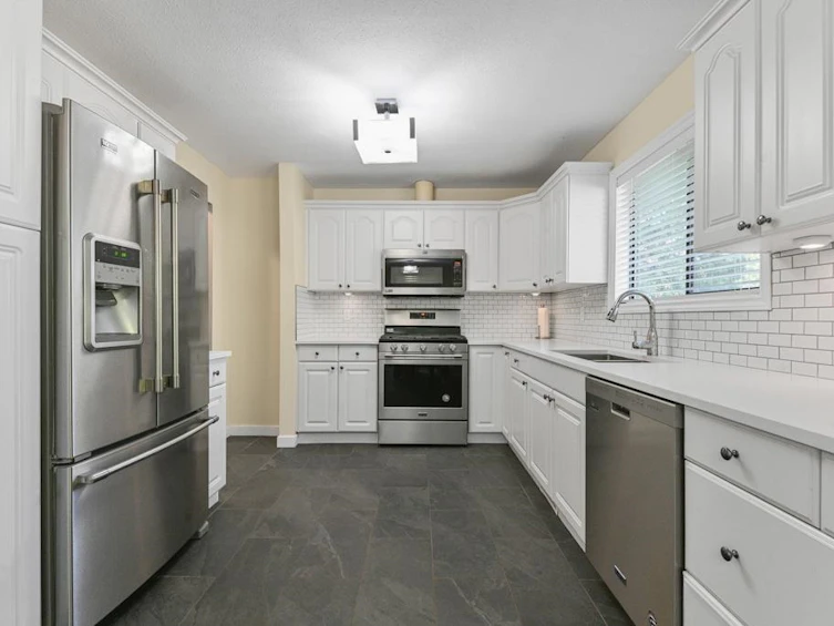 26803 Ferguson Avenue, Maple Ridge, BC, V2W 1R9 - 9