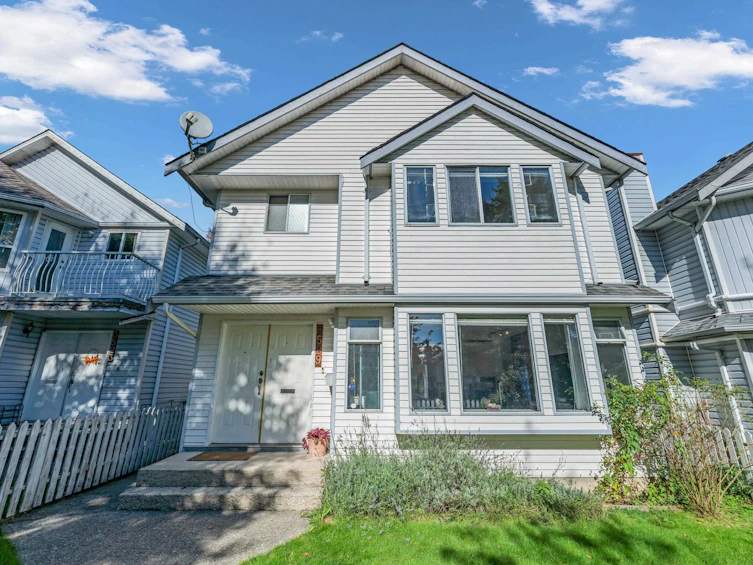 3529 Napier Street, Vancouver, BC, V5K 2X8