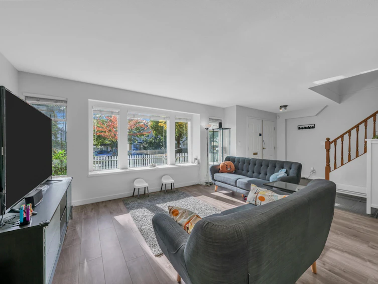 3529 Napier Street, Vancouver, BC, V5K 2X8 - 2