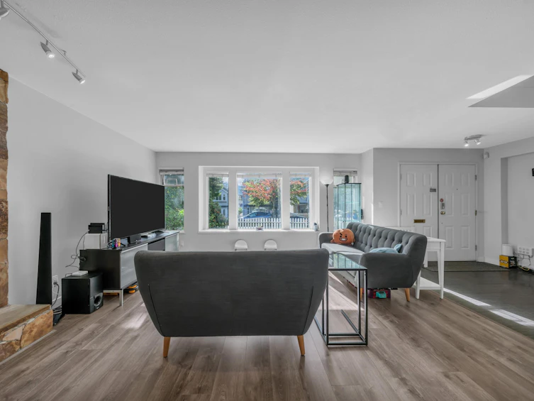 3529 Napier Street, Vancouver, BC, V5K 2X8 - 3