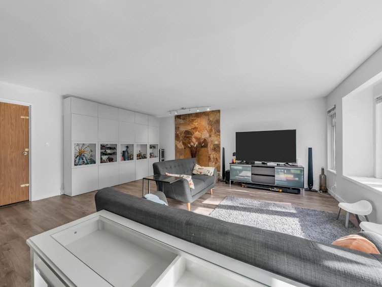 3529 Napier Street, Vancouver, BC, V5K 2X8 - 5