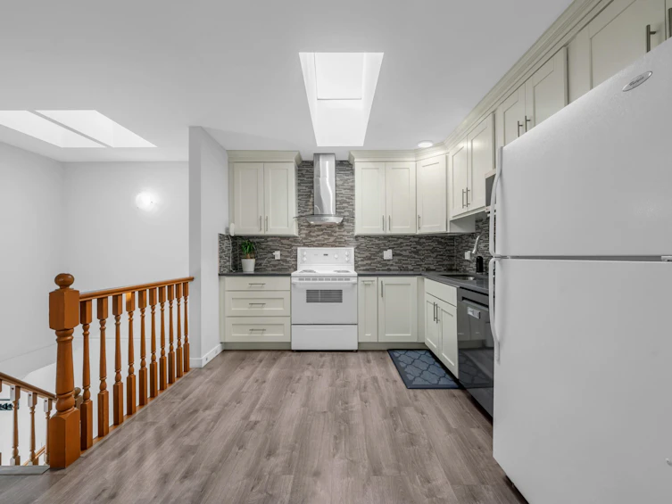 3529 Napier Street, Vancouver, BC, V5K 2X8 - 7