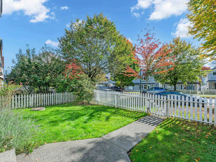 3529 Napier Street, Vancouver, BC, V5K 2X8 - 30