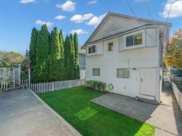 3529 Napier Street, Vancouver, BC, V5K 2X8 - 32
