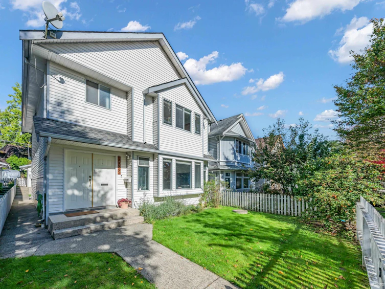 3529 Napier Street, Vancouver, BC, V5K 2X8 - 34