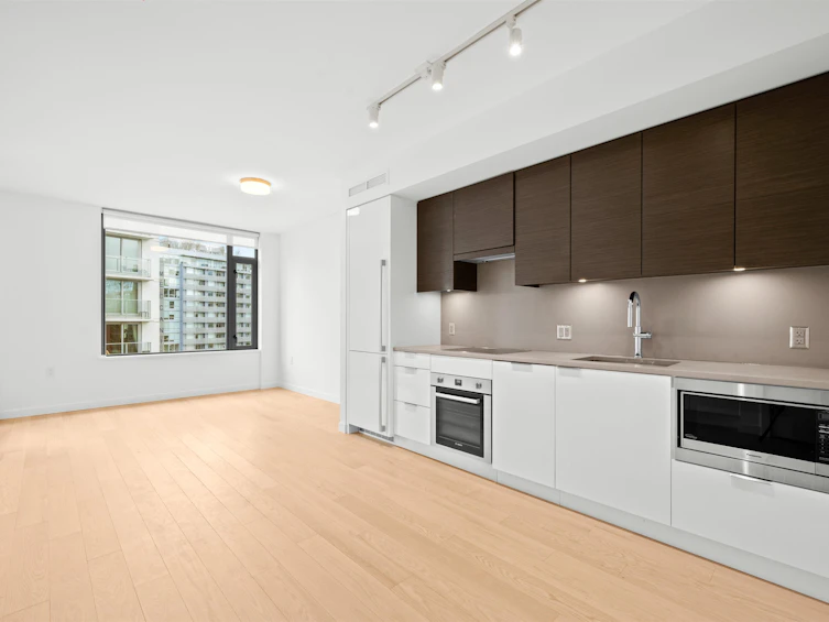 802-1688 Pullman Porter Street, Vancouver, BC, V6A 0H3 - 2