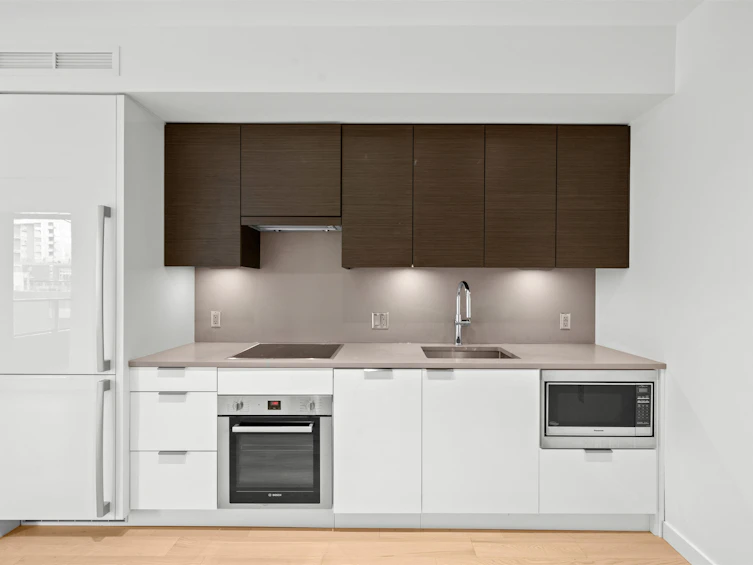 802-1688 Pullman Porter Street, Vancouver, BC, V6A 0H3 - 3