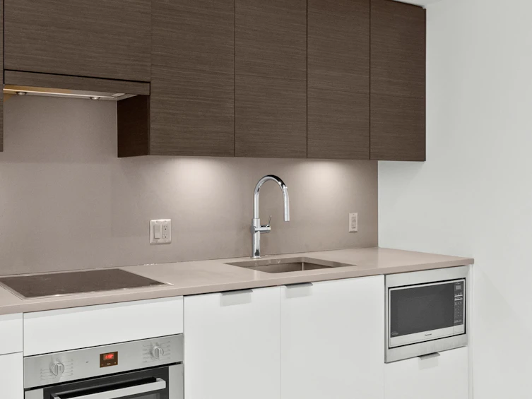 802-1688 Pullman Porter Street, Vancouver, BC, V6A 0H3 - 4