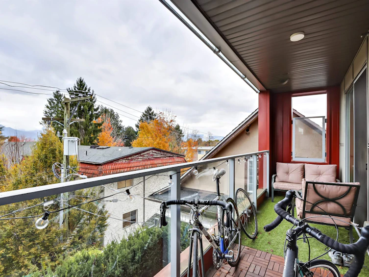302-379 E Broadway, Vancouver, BC, V5T 1W6 - 5