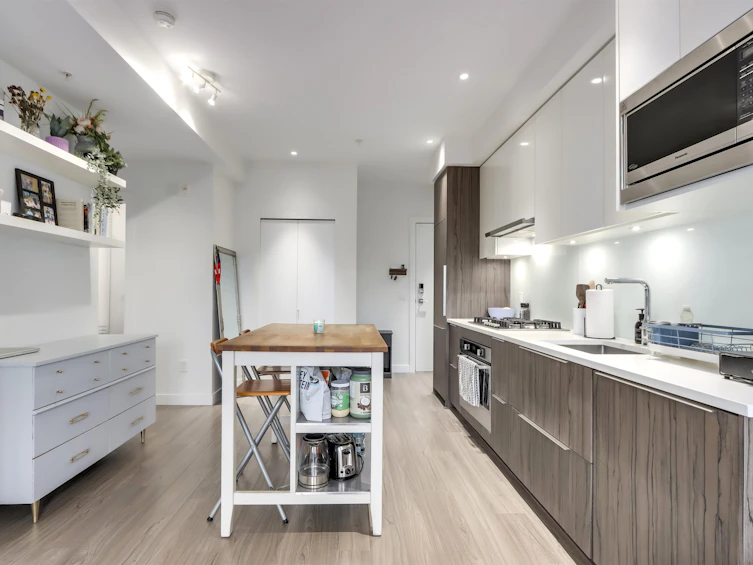 302-379 E Broadway, Vancouver, BC, V5T 1W6 - 12
