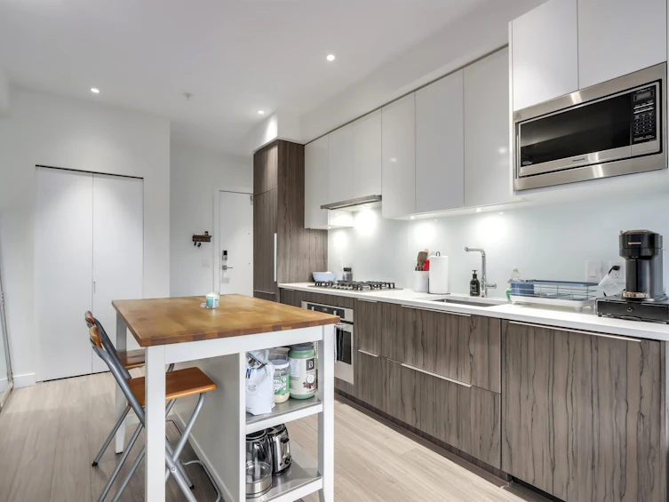 302-379 E Broadway, Vancouver, BC, V5T 1W6 - 13