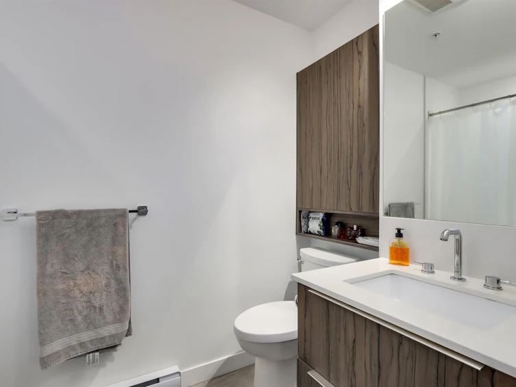 302-379 E Broadway, Vancouver, BC, V5T 1W6 - 17