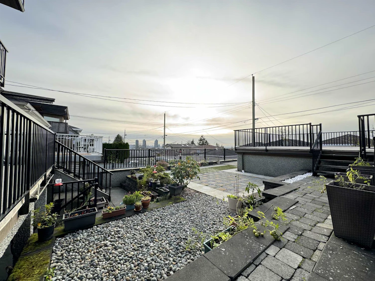 85 Glynde Avenue, Burnaby, BC, V5B 3J3 - 7