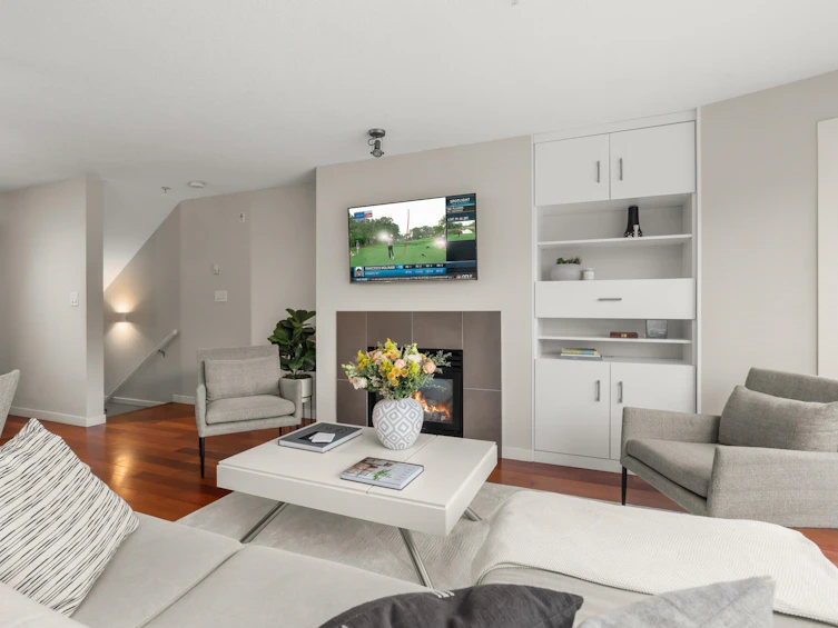 688 W 6th Avenue, Vancouver, BC, V5Z 1A3 - 2