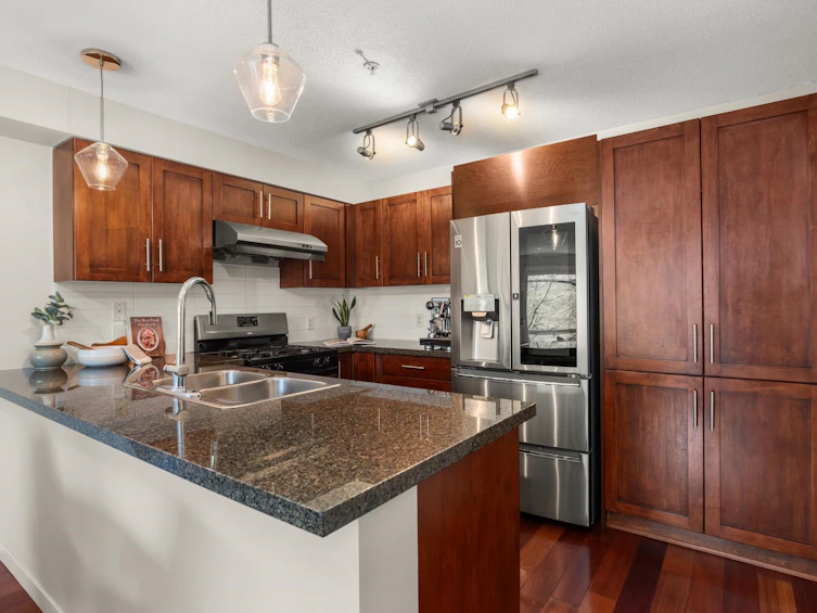 688 W 6th Avenue, Vancouver, BC, V5Z 1A3 - 6